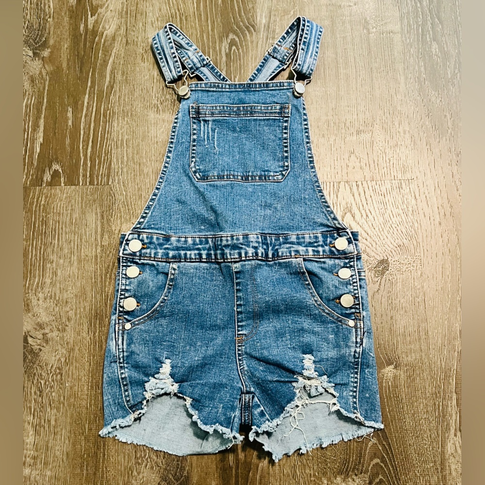 PINC PREMIUM**Blue Denim Overalls***Large $78
